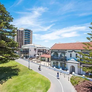 Seawall 4* Adelaide